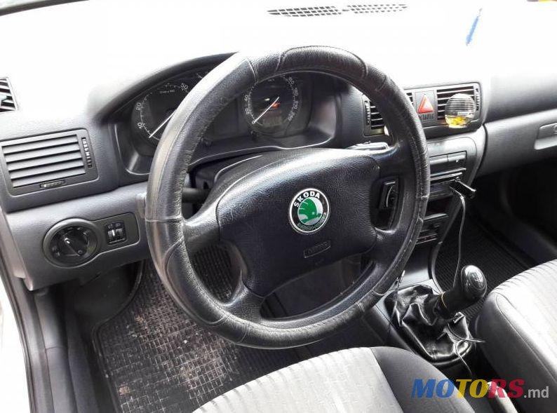 2003' Skoda Octavia photo #2