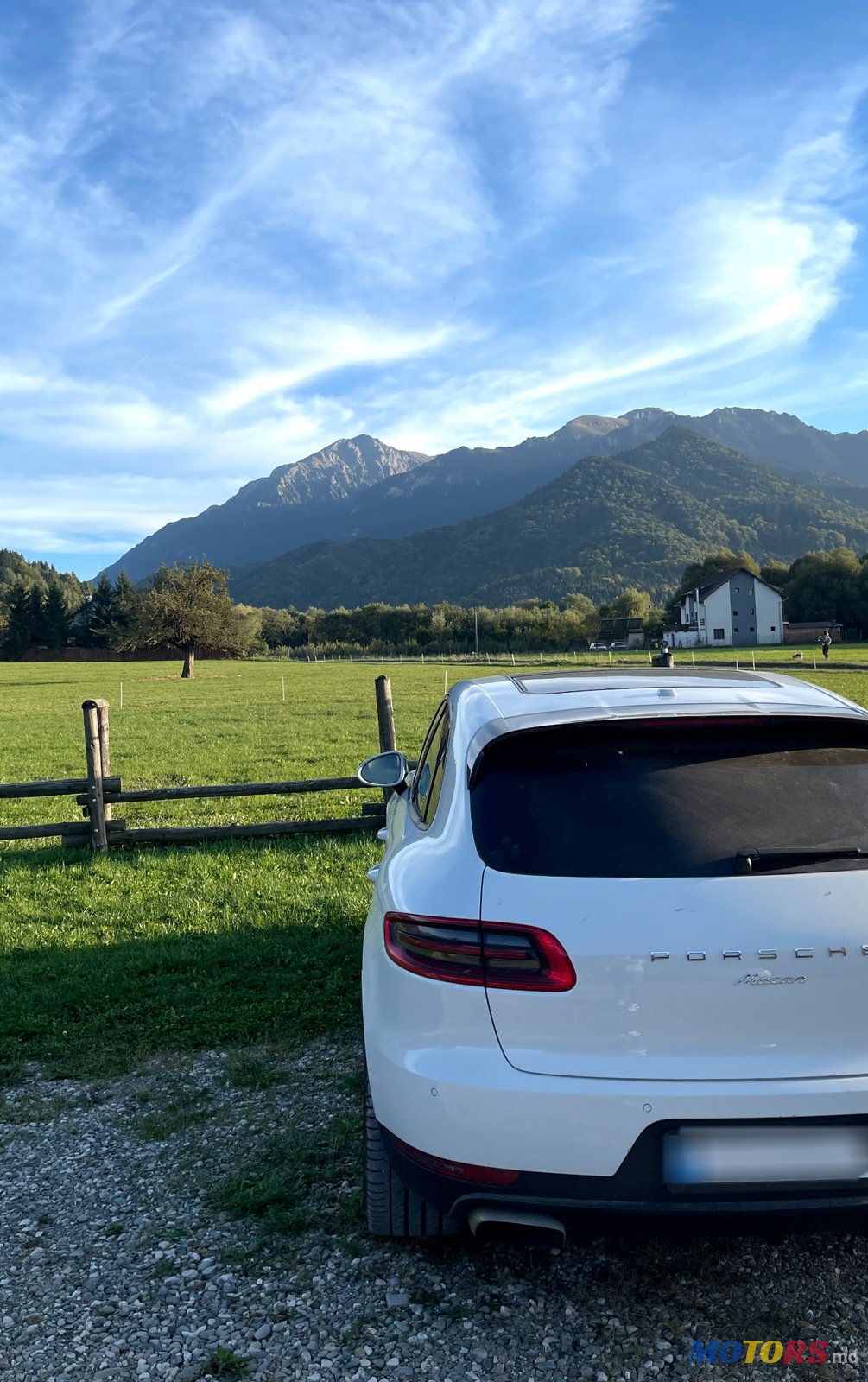 2017' Porsche Macan photo #3
