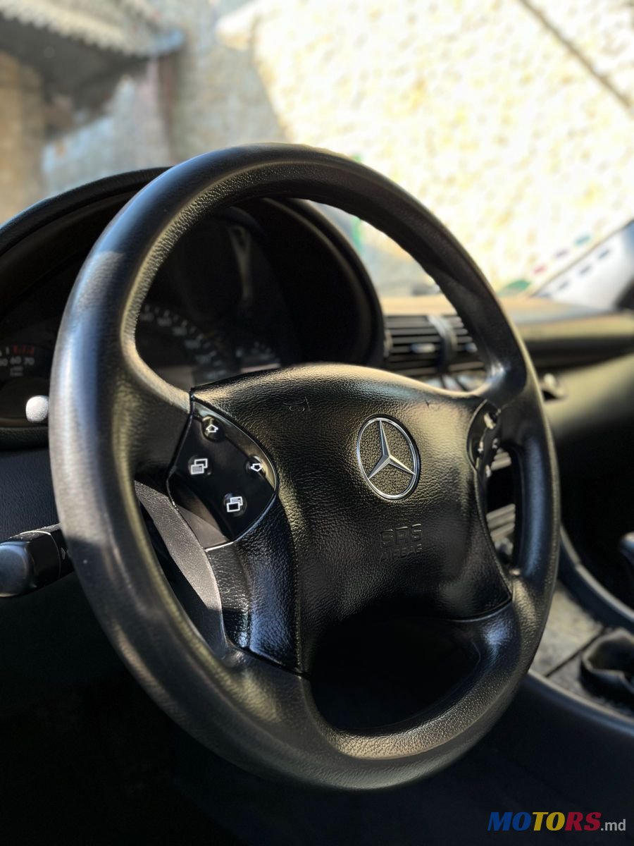 2002' Mercedes-Benz C-Class photo #6