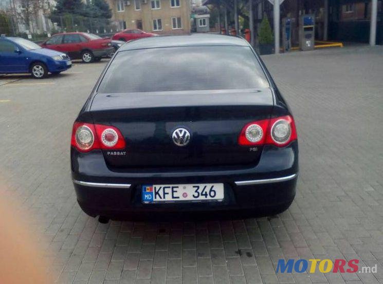 2007' Volkswagen Passat photo #2