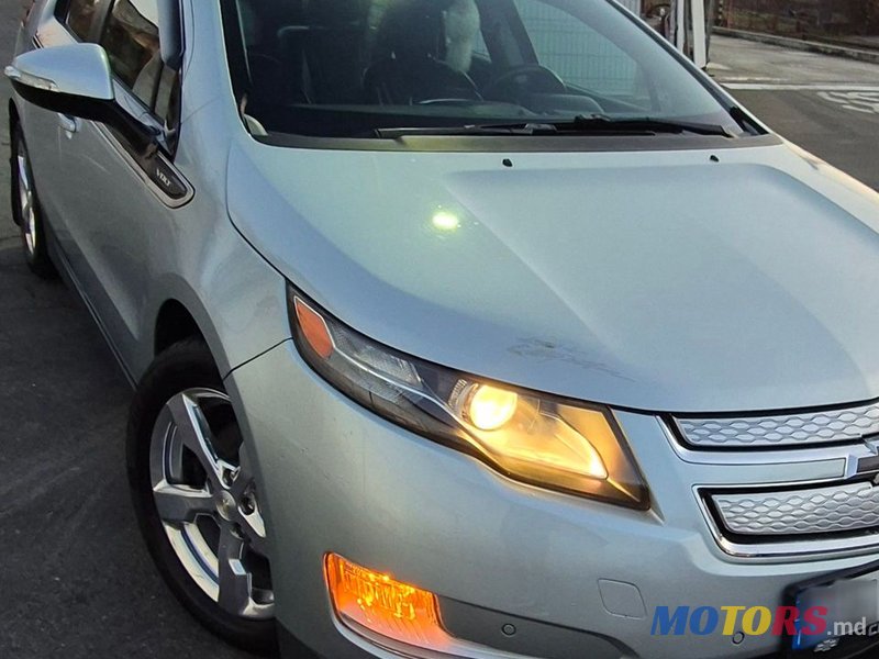 2010' Chevrolet Volt photo #2