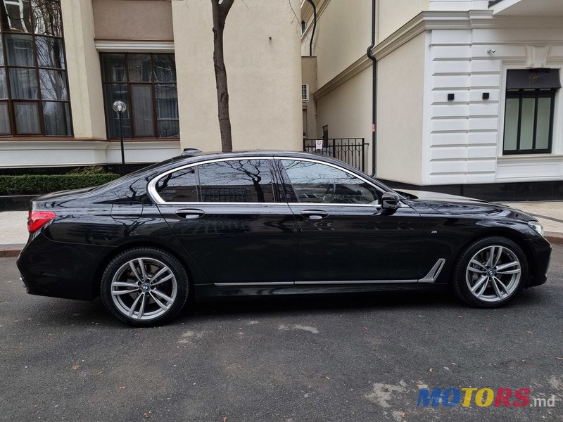 2016' BMW 7 Series photo #2