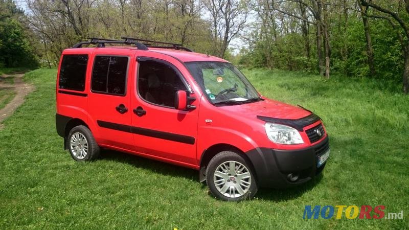 2009' Fiat Doblo photo #1