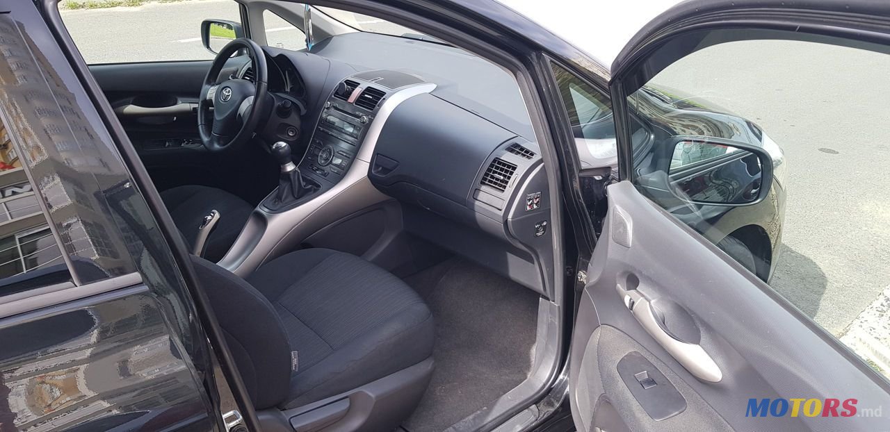 2008' Toyota Auris photo #4
