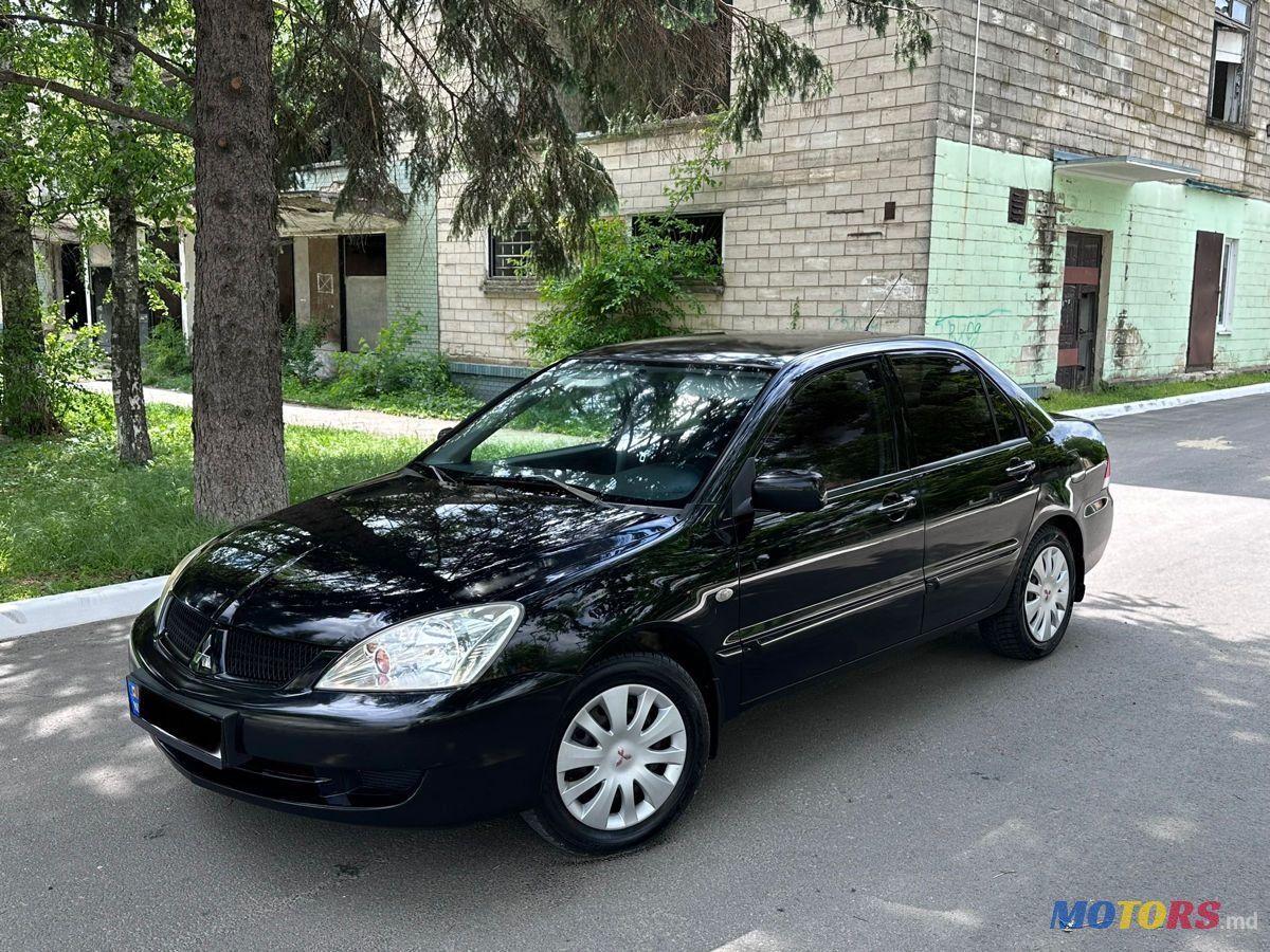 2010' Mitsubishi Lancer photo #2