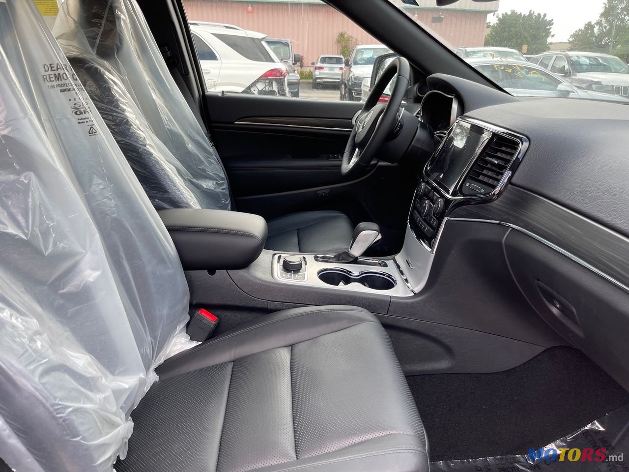 2020' Jeep Grand Cherokee photo #6