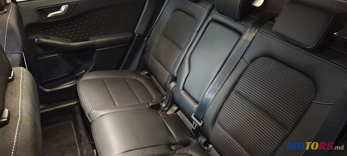 2020' Ford Kuga photo #6