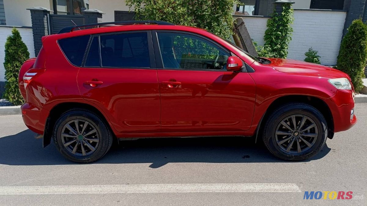 2011' Toyota RAV4 photo #2