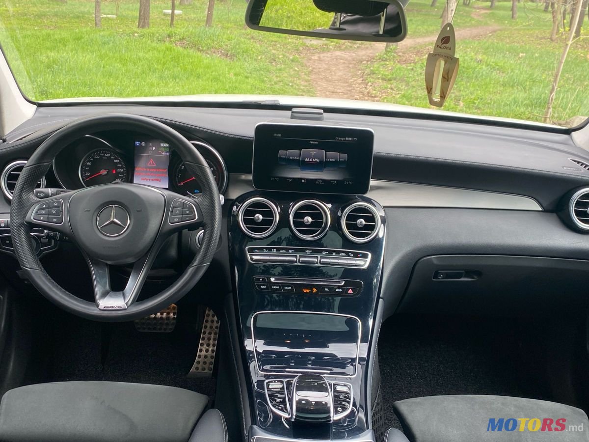 2019' Mercedes-Benz GLC photo #6