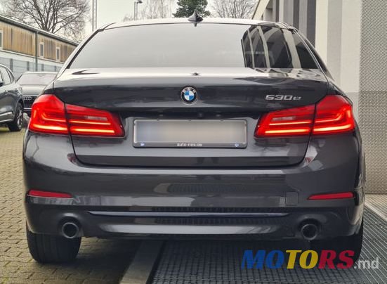 2019' BMW 5 Series photo #5