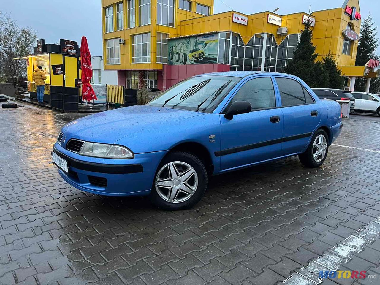 2000' Mitsubishi Carisma photo #1