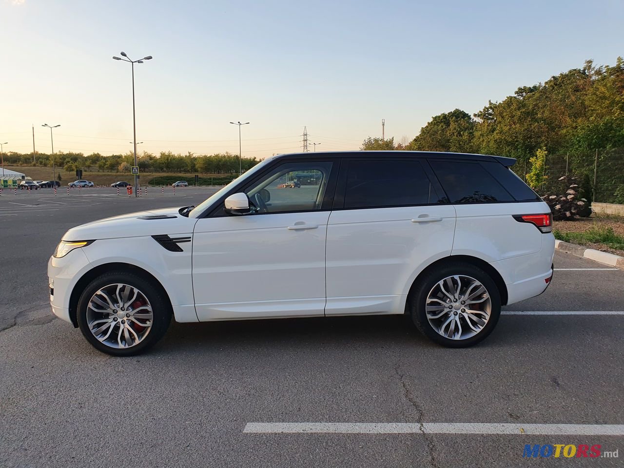 2014' Land Rover Range Rover Sport photo #4