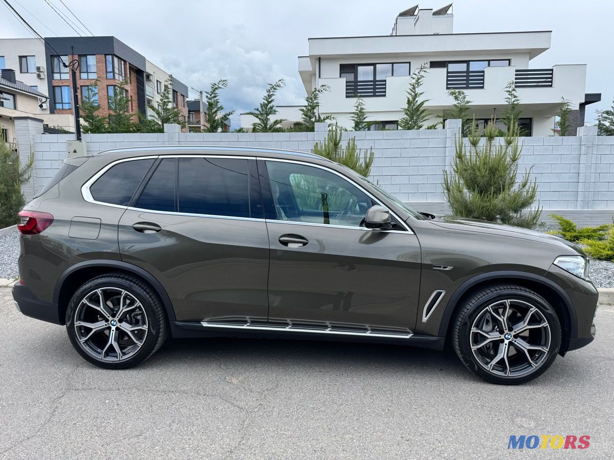 2021' BMW X5 photo #2
