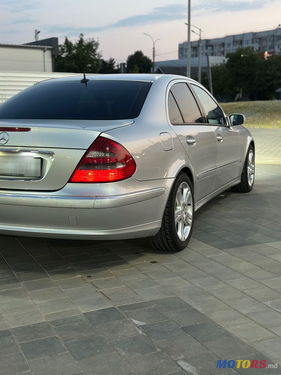 2004' Mercedes-Benz E-Class photo #3