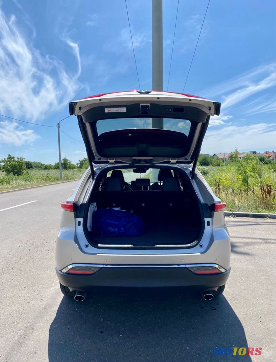 2021' Toyota Venza photo #5