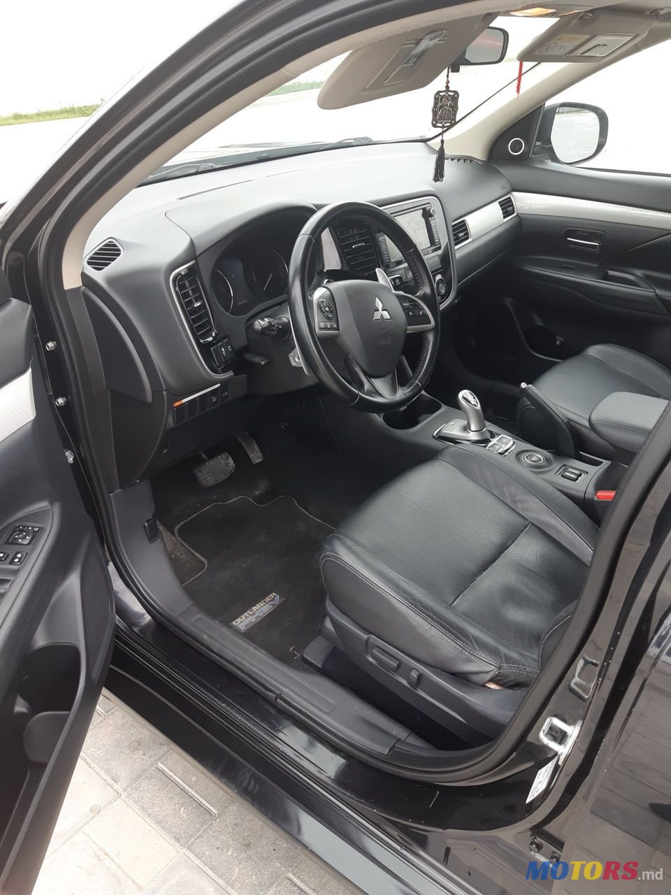 2013' Mitsubishi Outlander photo #3