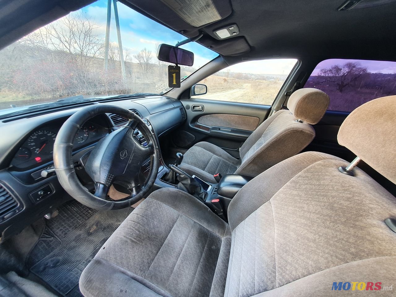 1998' Nissan Maxima photo #4