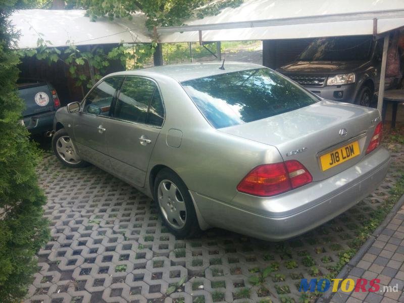 2002' Lexus LS 400 photo #3