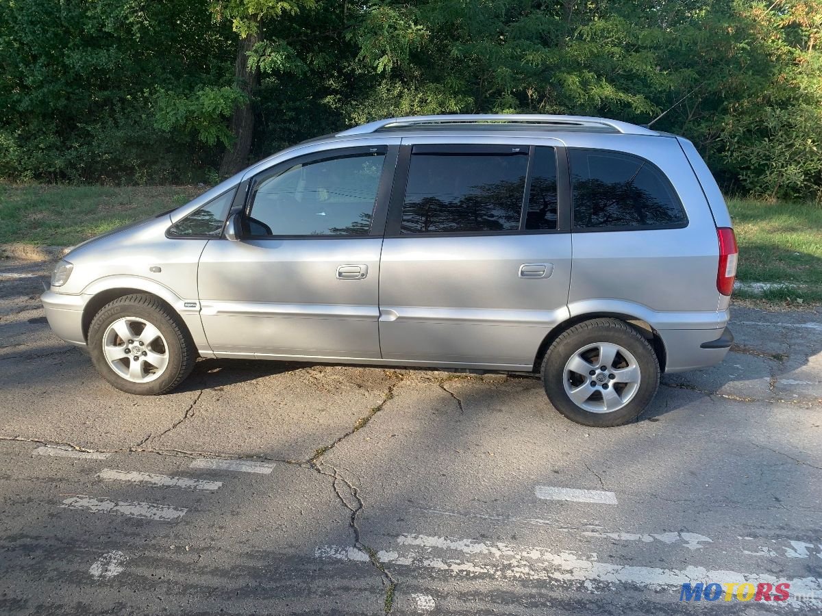 2004' Opel Zafira photo #2
