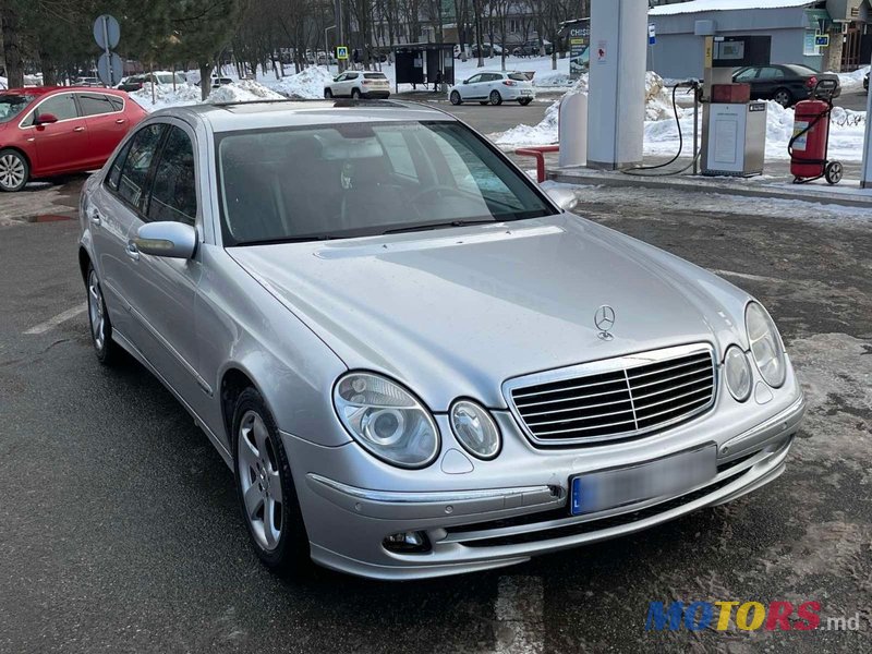 2005' Mercedes-Benz E Класс photo #5