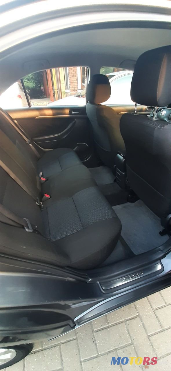 2008' Toyota Avensis photo #6