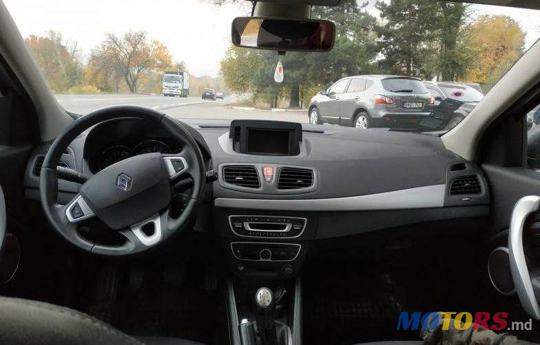 2010' Renault Megane photo #2