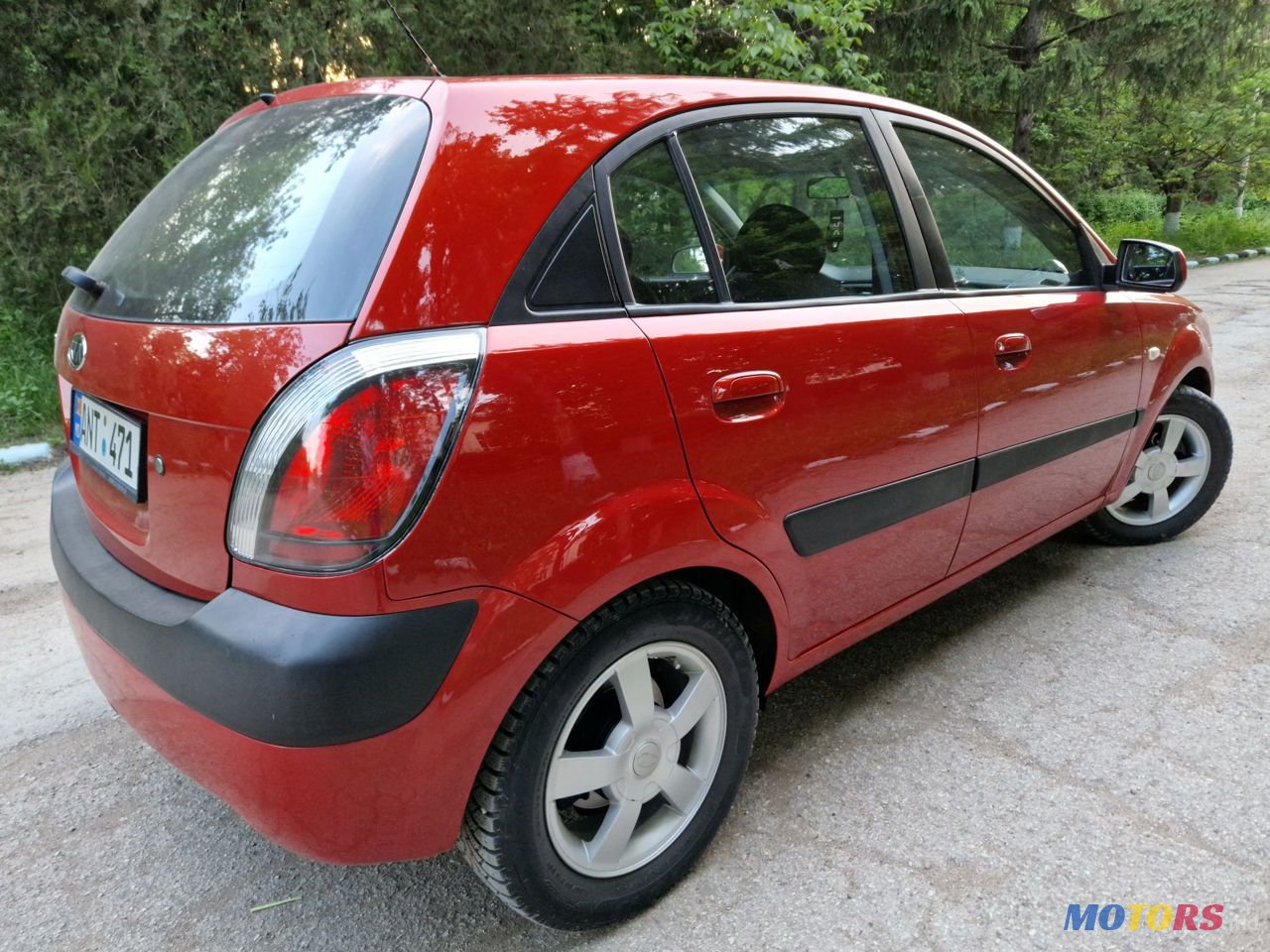 2005' Kia Rio photo #2