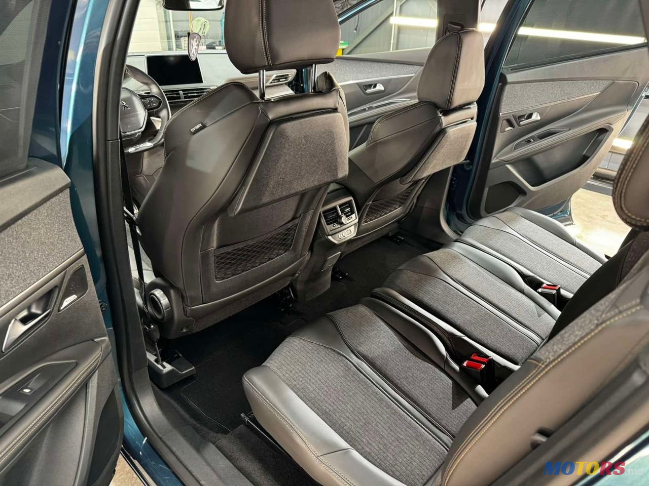 2019' Peugeot 5008 photo #5