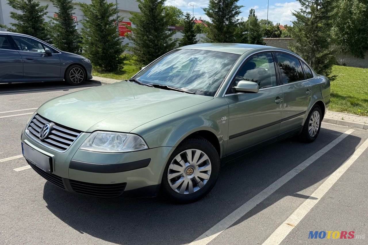 2001' Volkswagen Passat photo #1