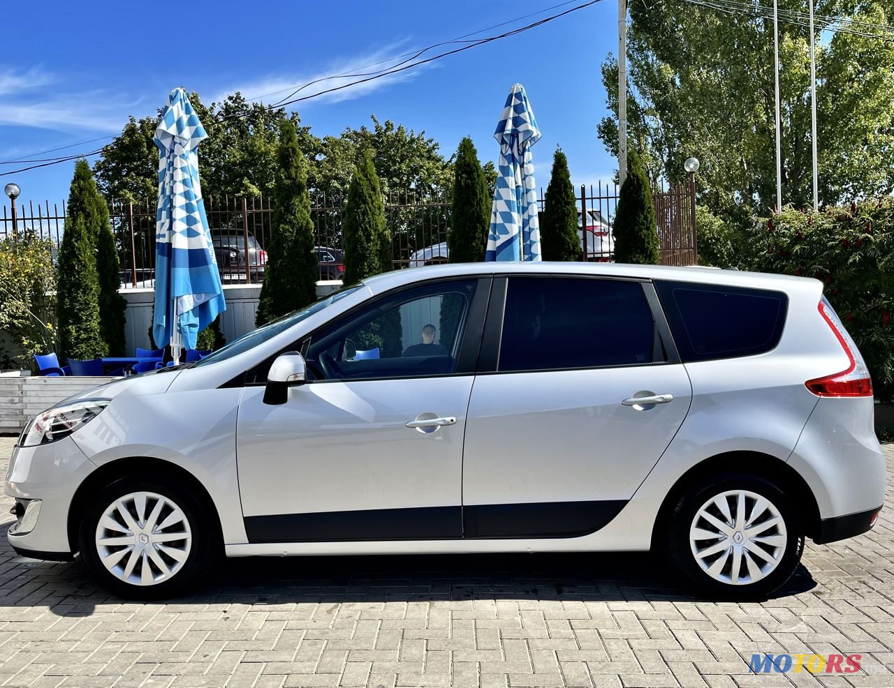 2013' Renault Grand Scenic photo #5