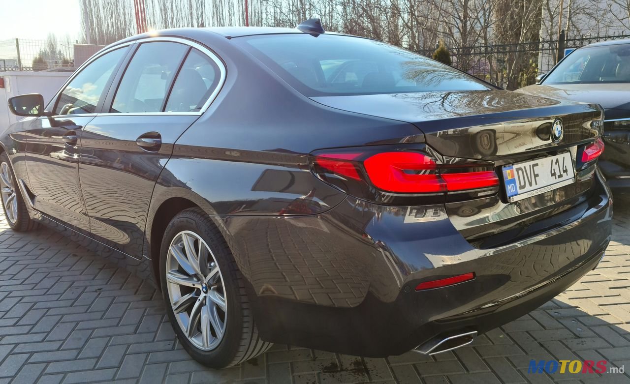 2020' BMW 5 Series photo #2