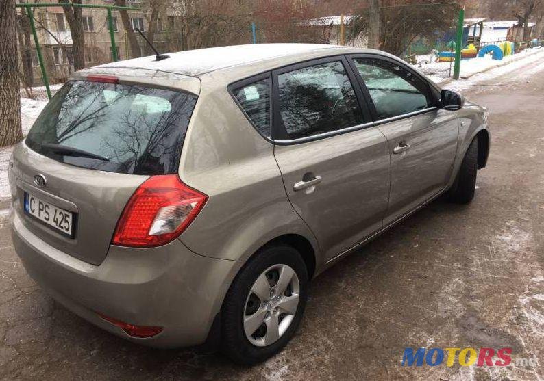 2011' Kia Cee'D photo #1
