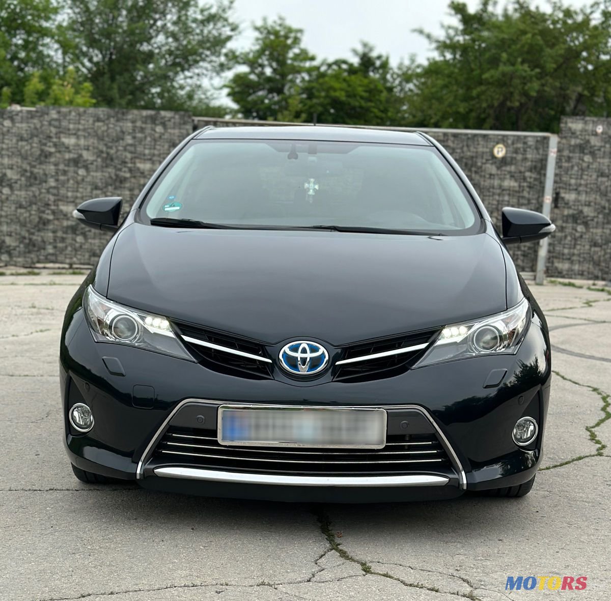 2013' Toyota Auris photo #1