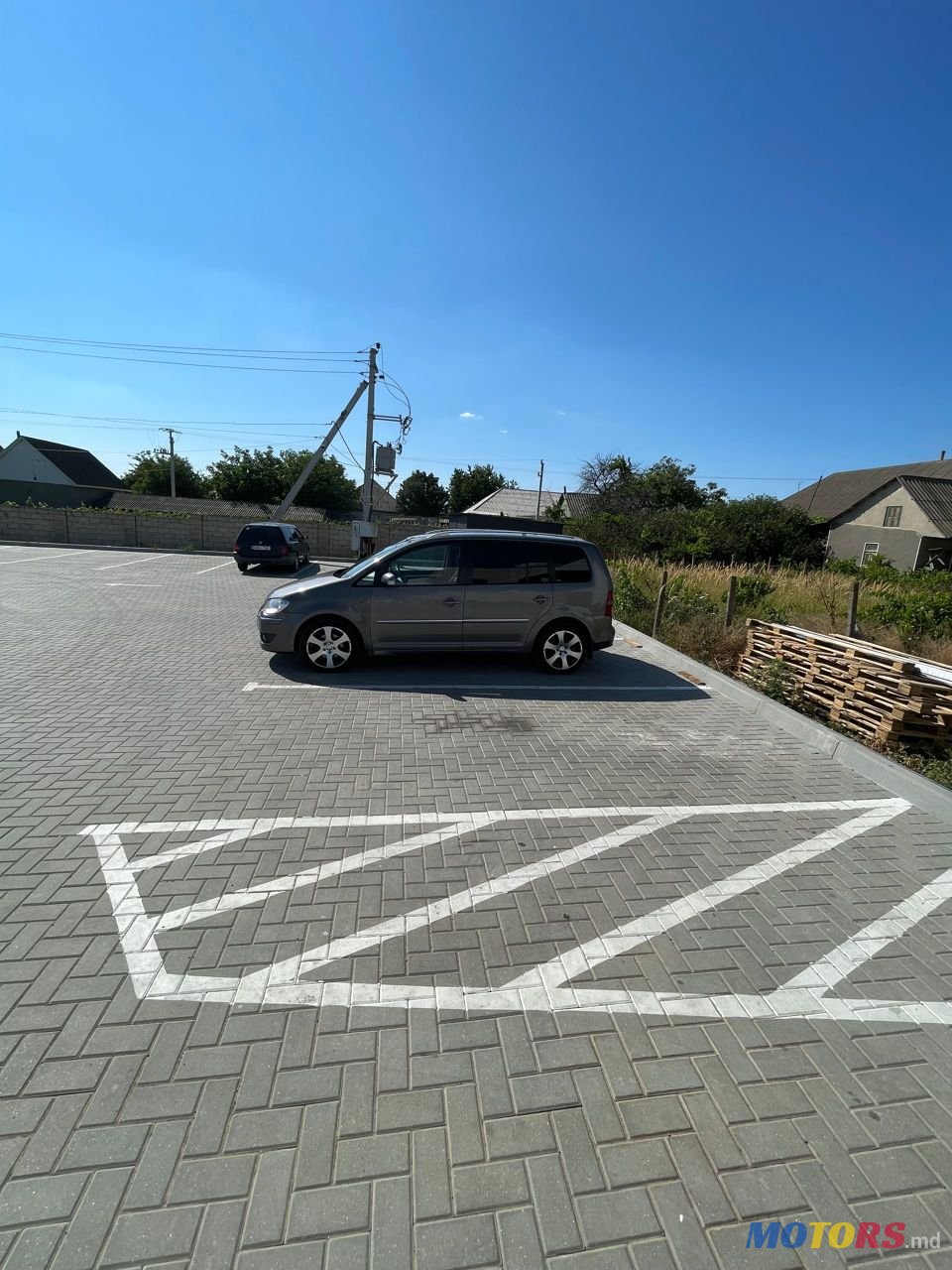 2007' Volkswagen Touran photo #2