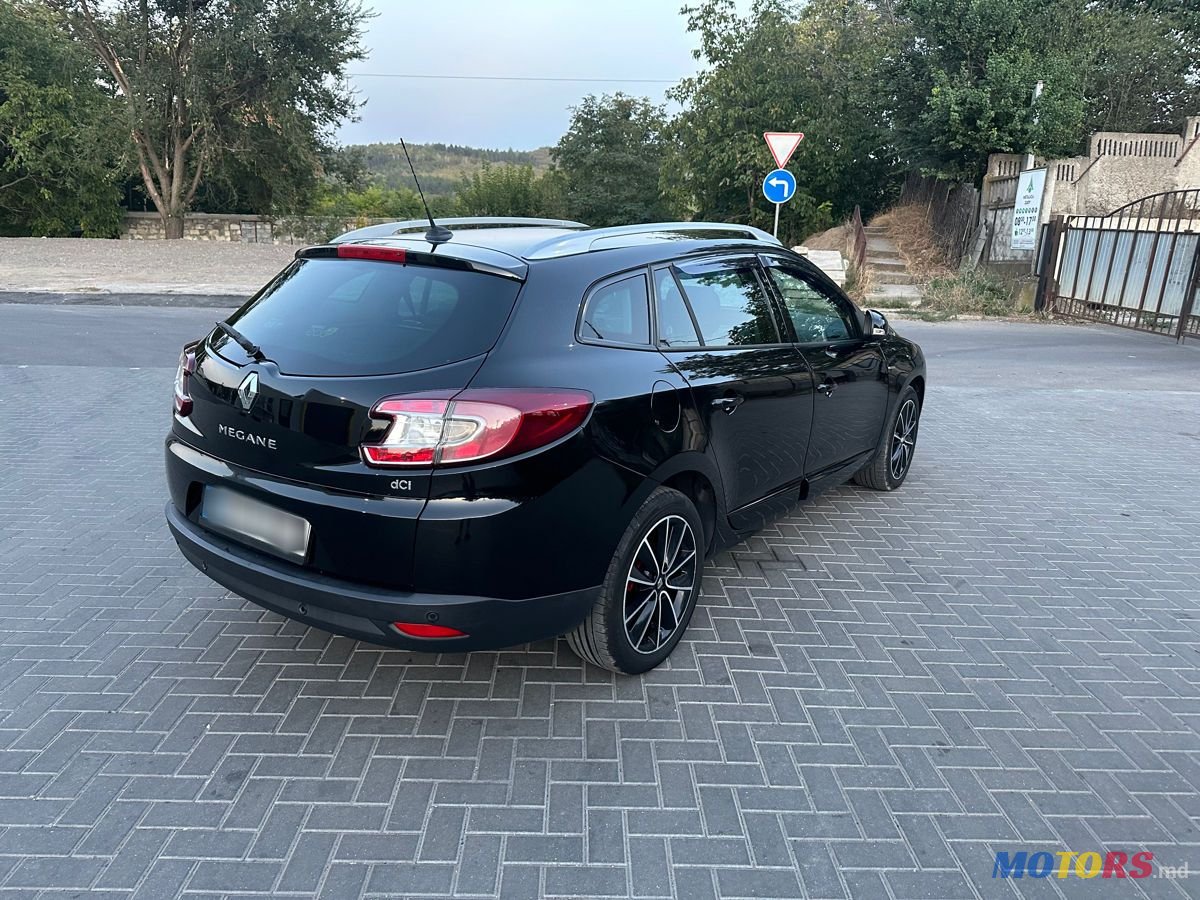 2012' Renault Megane photo #2