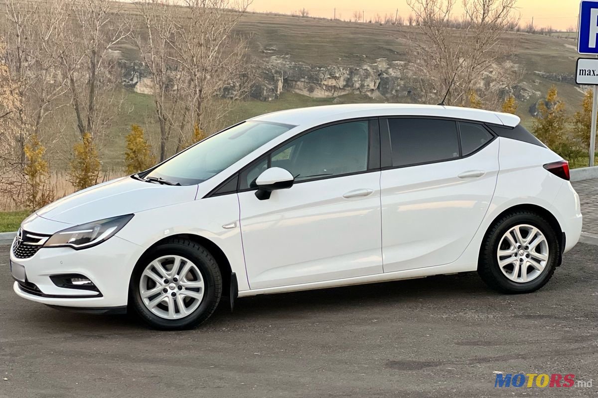 2016' Opel Astra photo #5