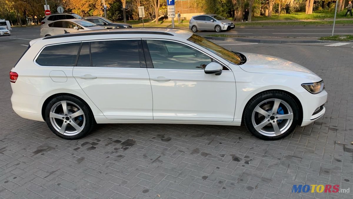 2015' Volkswagen Passat photo #3