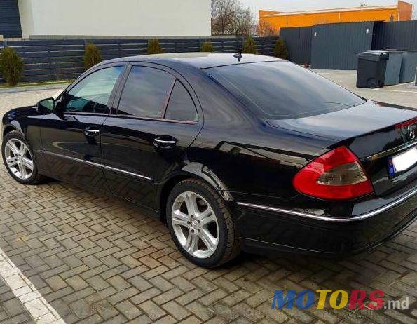 2008' Mercedes-Benz E photo #2