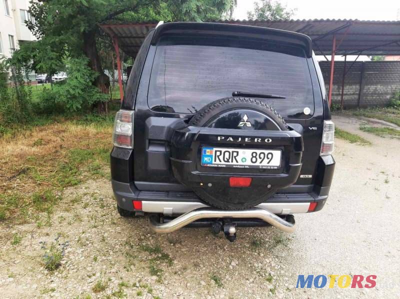 2008' Mitsubishi Pajero photo #1