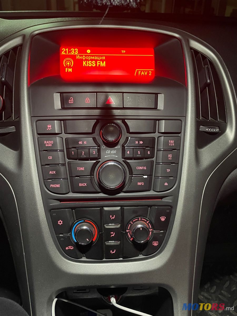 2013' Opel Astra photo #4