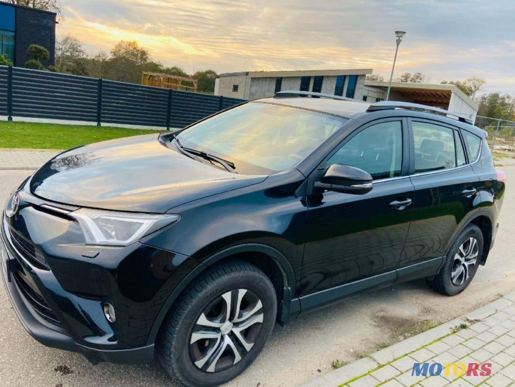 2017' Toyota RAV4 photo #1