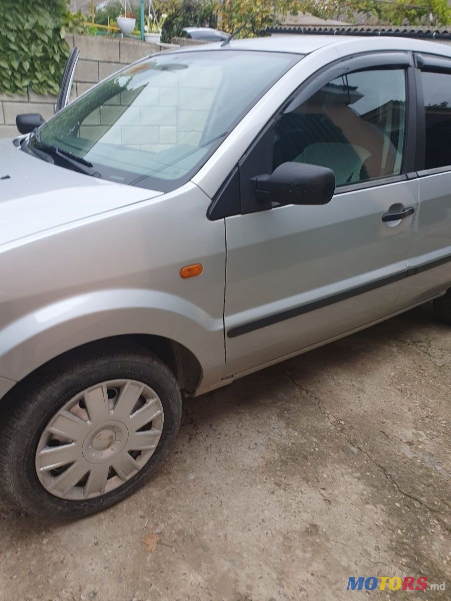 2004' Ford Fusion photo #5