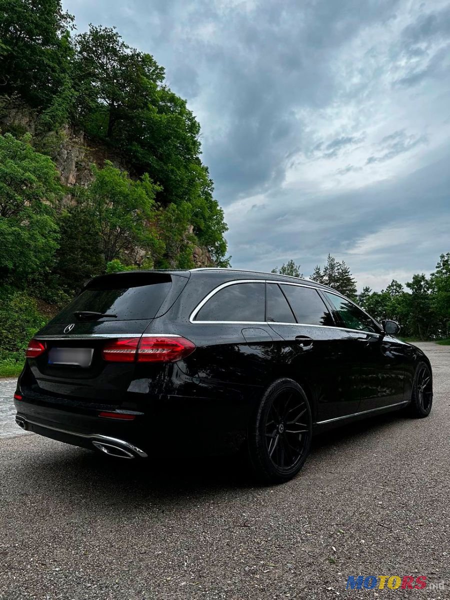 2017' Mercedes-Benz E-Class photo #4