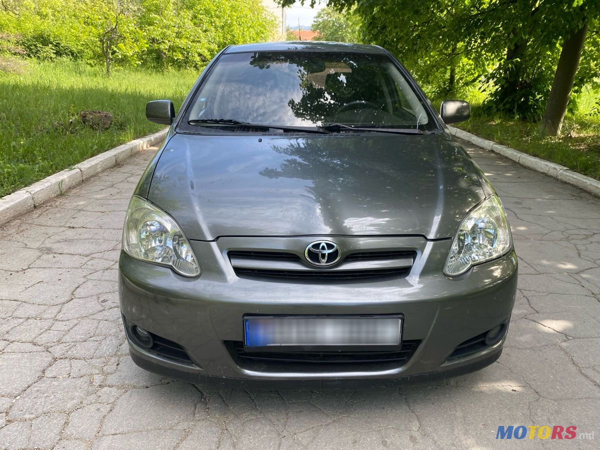 2004' Toyota Corolla photo #2