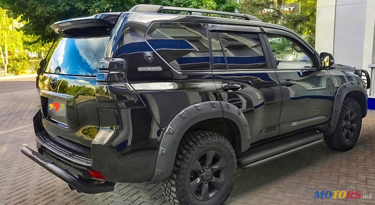 2012' Toyota Land Cruiser Prado photo #3