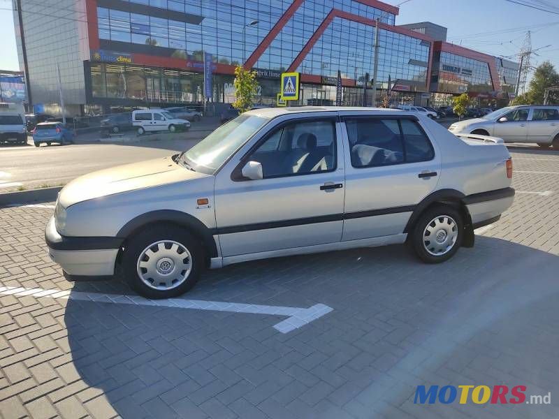 1992' Volkswagen Vento photo #6