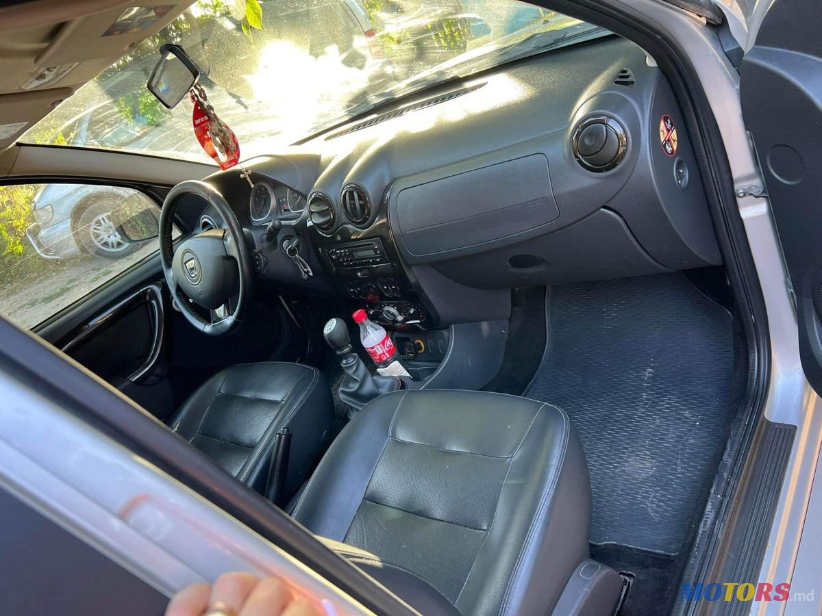 2011' Dacia Duster photo #2