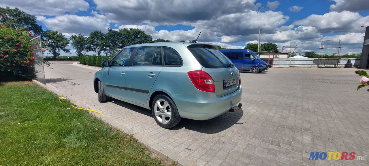 2012' Skoda Fabia photo #2