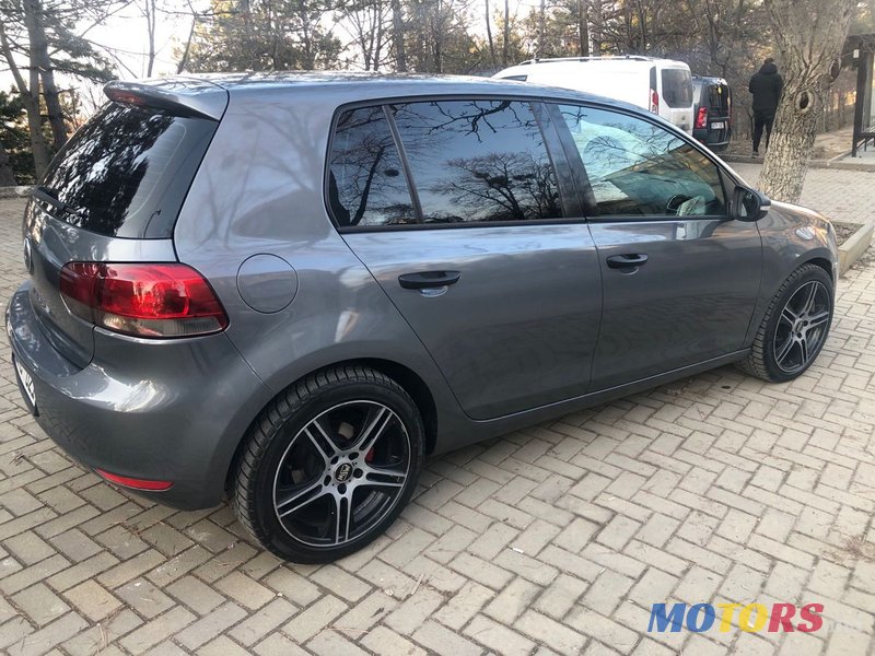 2009' Volkswagen Golf photo #4
