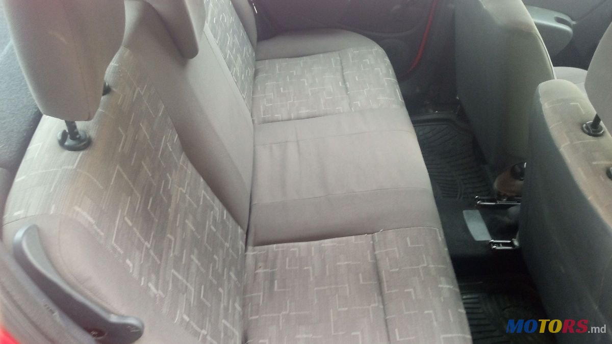 2010' Dacia Sandero photo #5